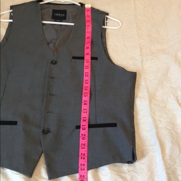 Urban Collection men’s gray suit vest size Medium - Picture 4 of 4
